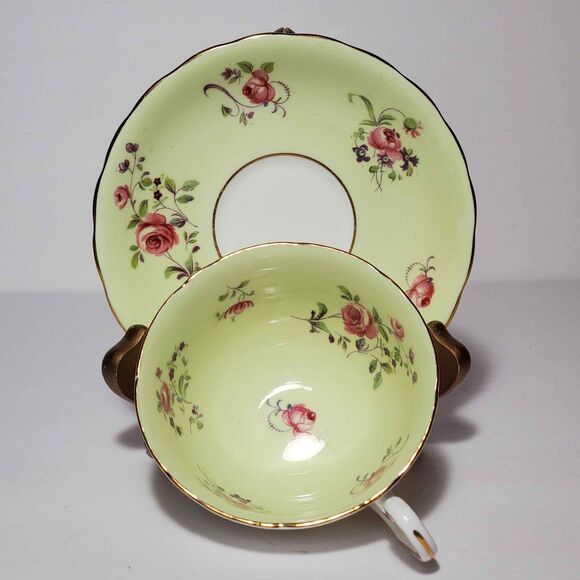 Victoria C&E Teacup and Saucer Pink Flowers Vintage - Picture 4 of 10